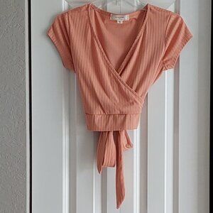 No Comment NY.LA Peach Short Sleeve V-neck Crop Top Juniors Size M